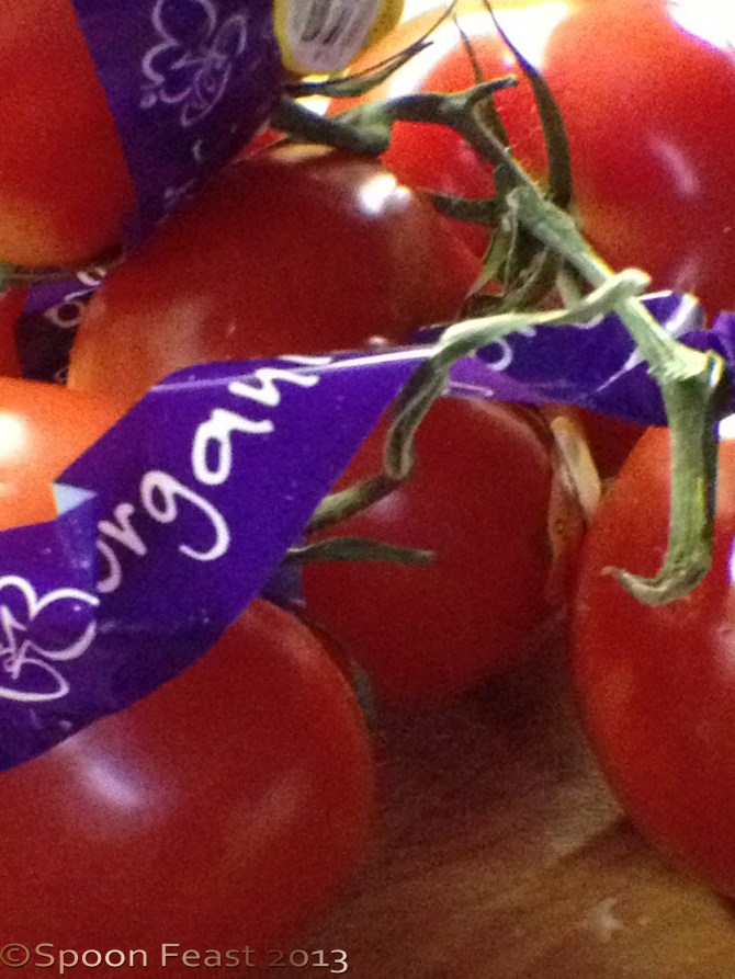 Macro with wide angle(they can be attached or used separately)