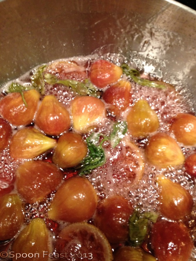 Simmering whole fig and lemon jam